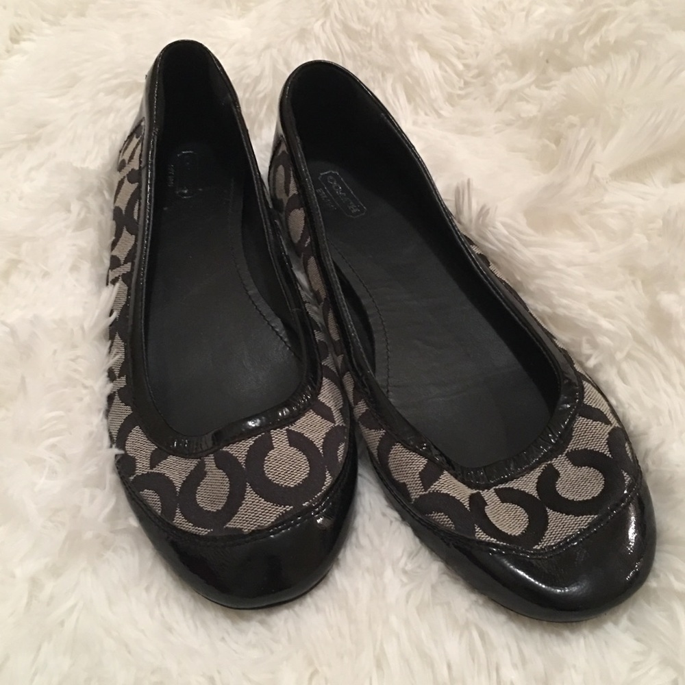 Coach Flats - Black & Gray